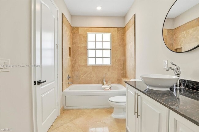Building Photo - 3 br, 2.5 bath House - 1380 NE 24th St # 1380