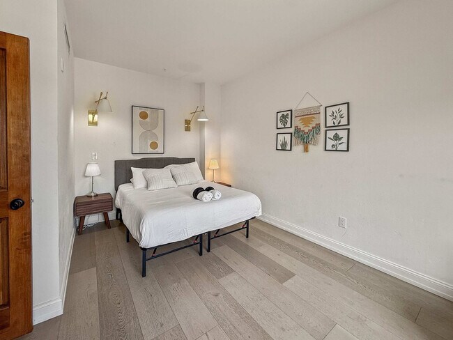 Building Photo - 309-11 South St