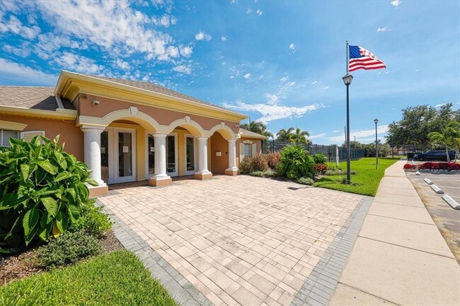 Building Photo - 4688 Sabal Key Dr