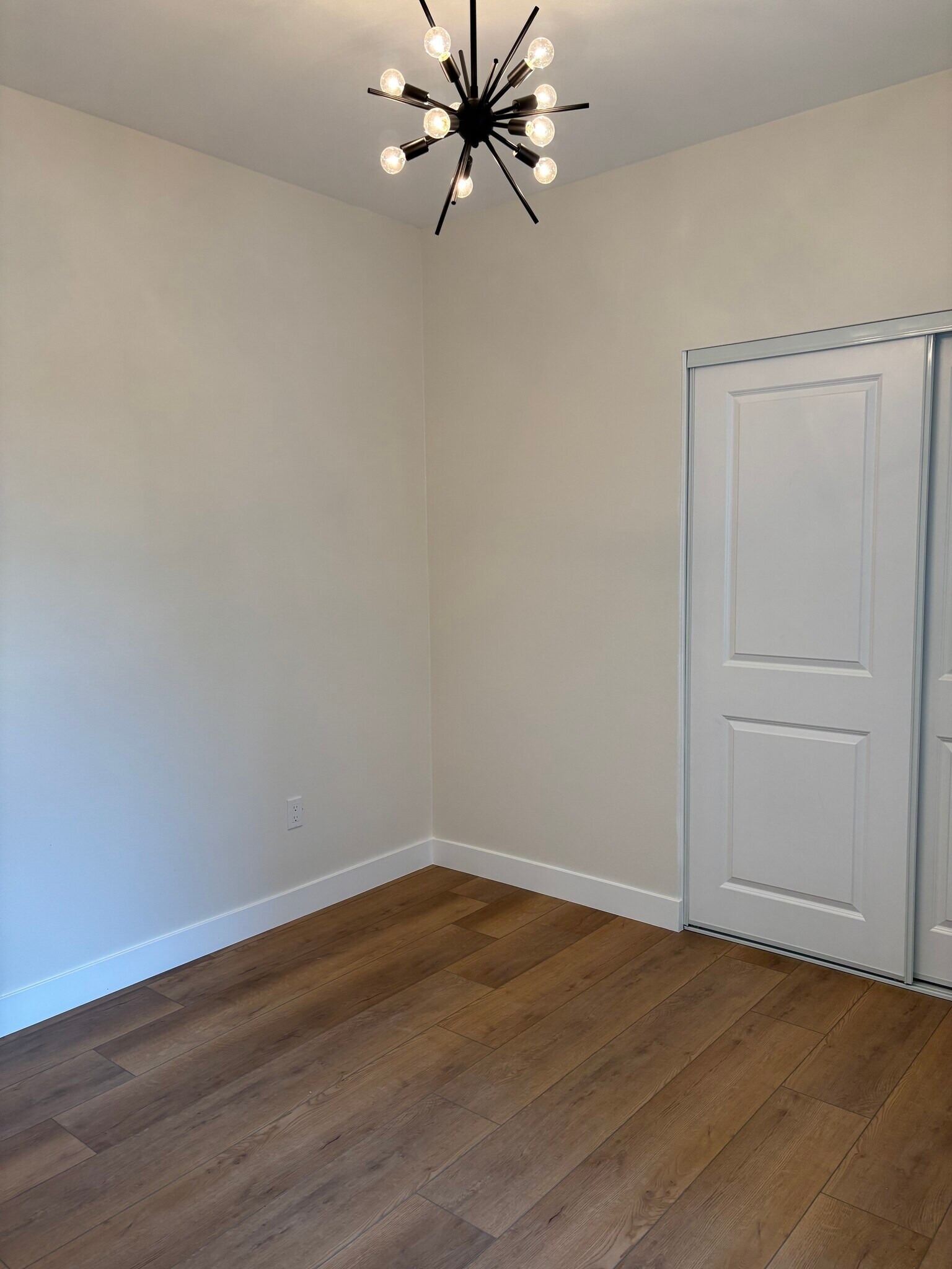Building Photo - 371 Freeman Ave