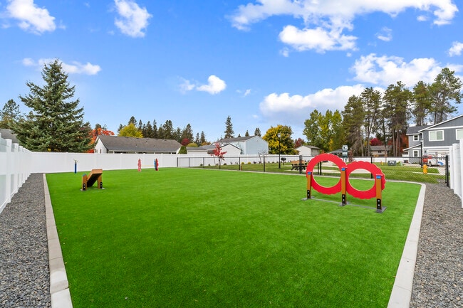 Building Photo - Birkdale Commons