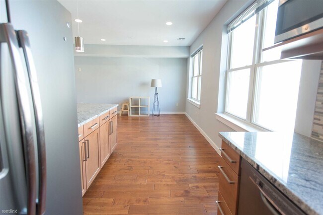 Building Photo - 2 br, 2 bath 4plex - 1926 BROWN ST Unit 3