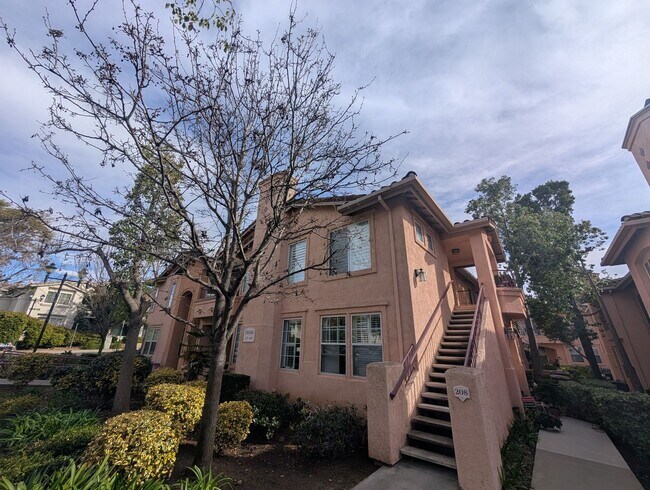 Building Photo - Beautifully Renovated Condo in Rancho Bernardo!