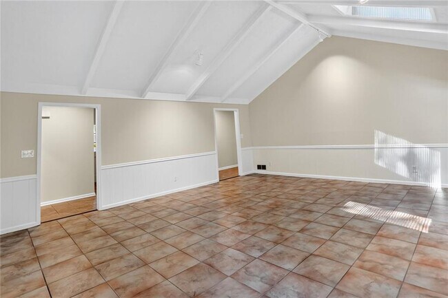 Building Photo - 2817 Thornridge Dr