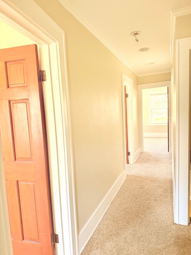 Building Photo - 91 Lacy St