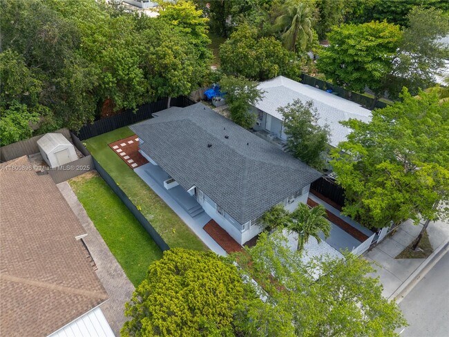 Building Photo - 171 NW 56th St