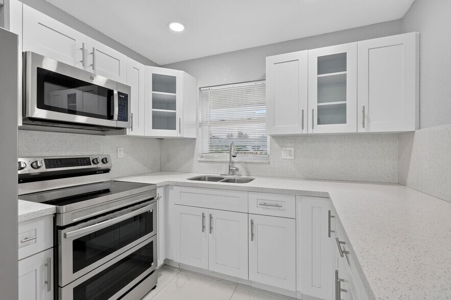 Building Photo - 2601 Crosley Dr W