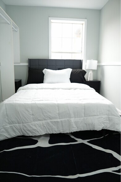 Building Photo - 2004 Fort Pemberton Ct