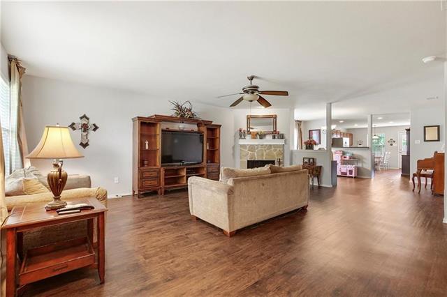 Building Photo - 807 Windflower Dr