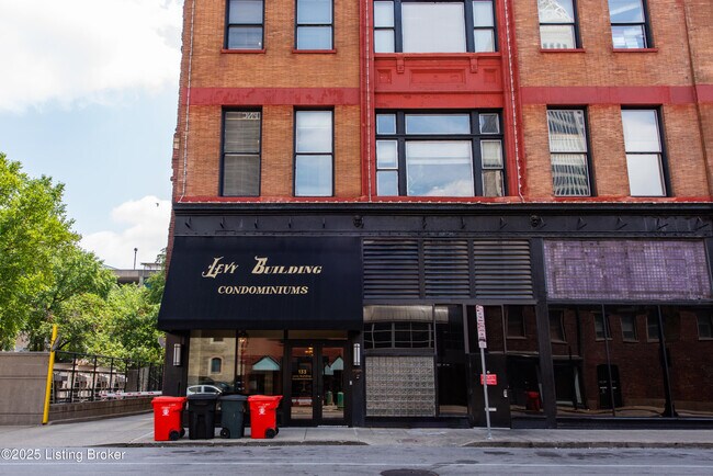 Building Photo - 133 S 3rd St