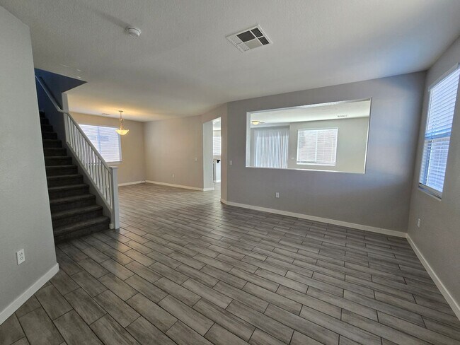 Building Photo - 4 Bedroom Rhodes Ranch Home