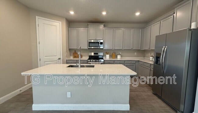 Building Photo - 122 Monthaven Dr