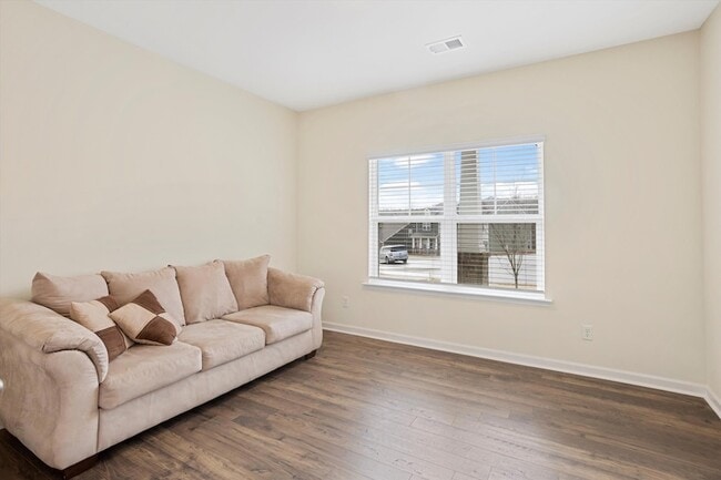 Building Photo - 4140 Bentwood Cove Dr