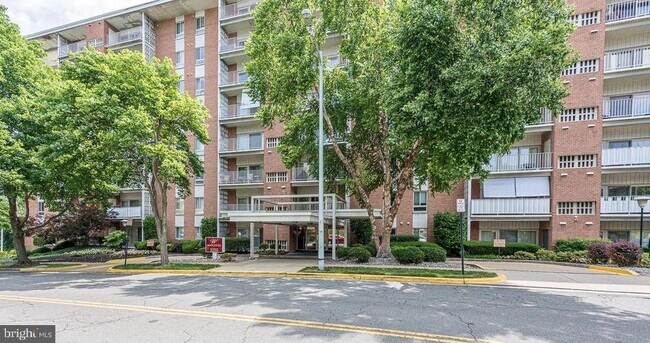 Building Photo - 5250 Valley Forge Dr