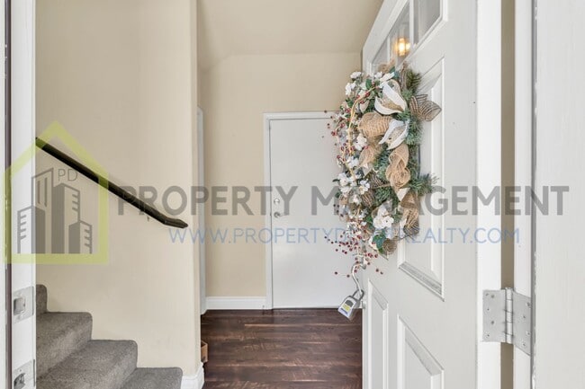 Building Photo - Spacious 2 (or 3!) Bed Condo in Gated Comm...