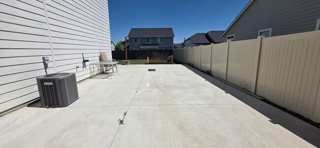 Building Photo - Stunningly Upgraded 4-Bedroom Home in Prime Kuna Location