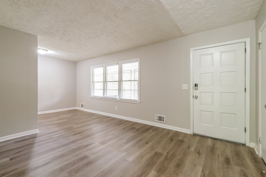 Building Photo - 2842 Zane Grey Dr SE