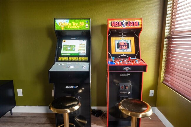 Building Photo - 10617 W Adela Dr.