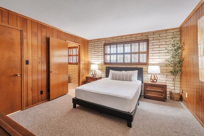 Building Photo - TEMPE GOLF COURSE HOME in SHALIMAR NEIGHBO...