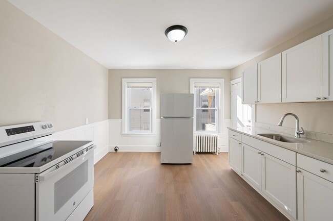 Building Photo - 22 Florence St