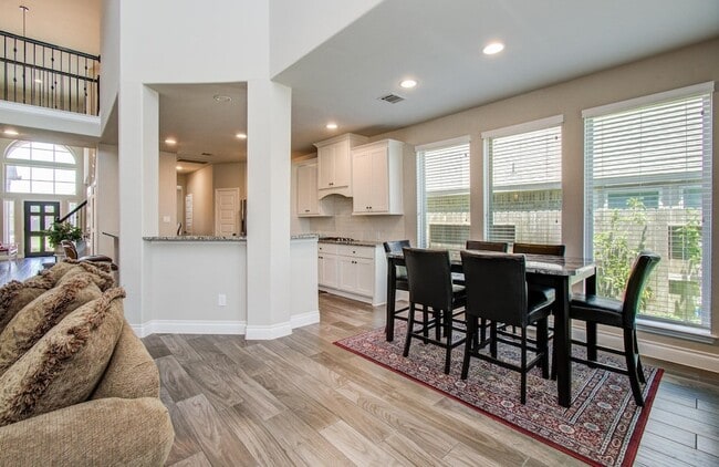 Building Photo - 10838 Bouldin Creek