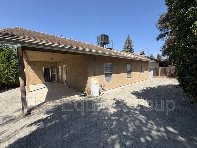 Building Photo - 1106 N Crenshaw St