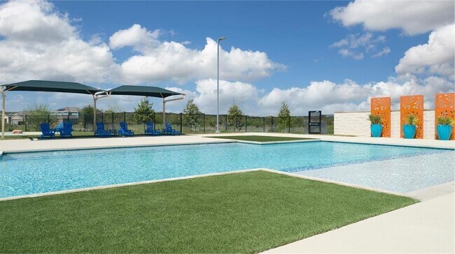 Building Photo - 330 Rioja