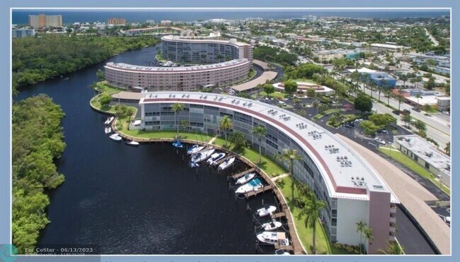 Building Photo - 1523 E Hillsboro Blvd