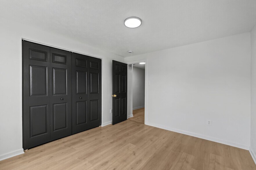 Building Photo - 112 N Schroeder St