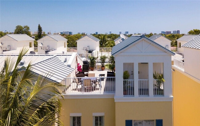 Building Photo - 538 NE 7th Ave