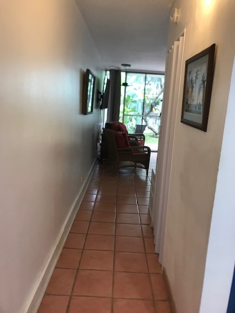 Building Photo - 75-5776-5776 Kuakini Hwy