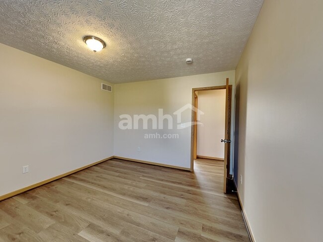 Building Photo - 8510 Reynoldswood Dr