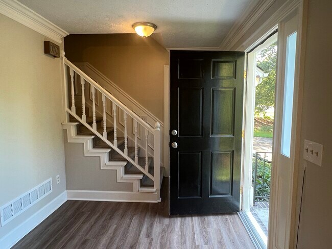 entry way - 1221 Settlebench Ln NW