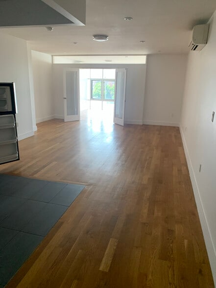 Building Photo - 9002 Queens Blvd