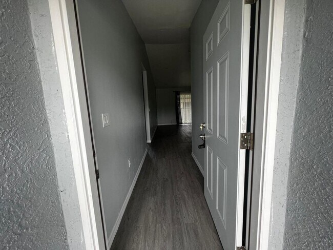 Building Photo - 4877 30th St SW