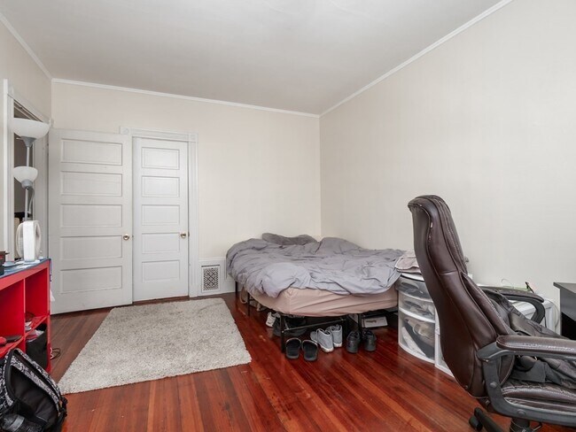 Building Photo - 47 St Margaret St