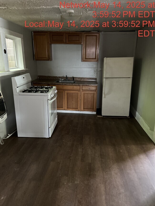 Building Photo - 405 Adams St