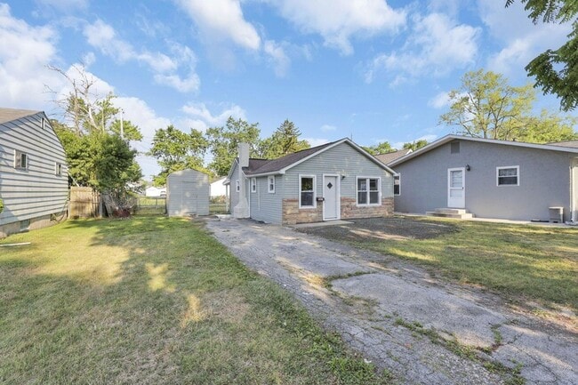 Building Photo - 561 Erickson Ave