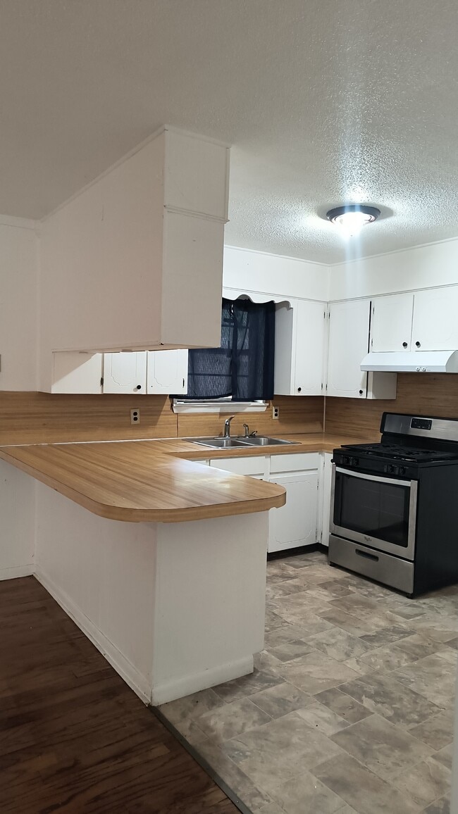 Building Photo - 1205 Ruby Dr