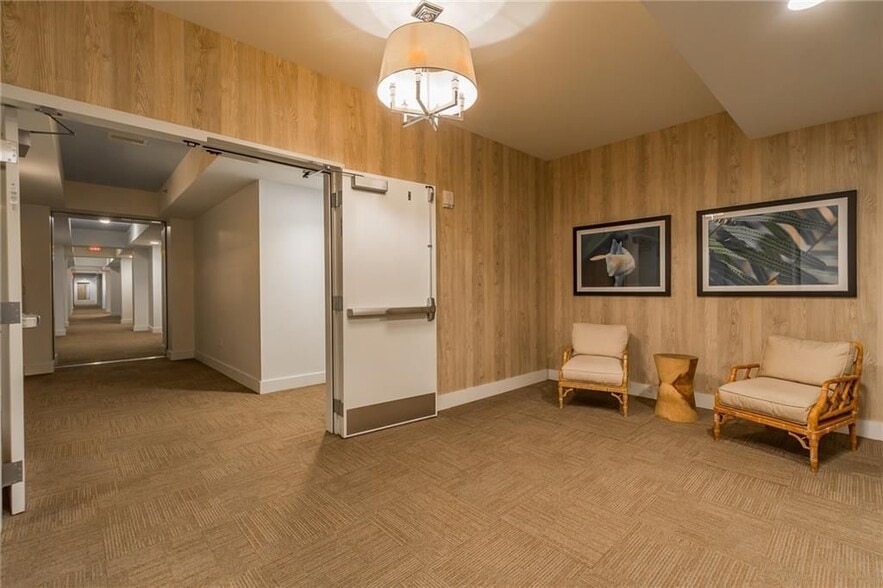 Building Photo - 1100 Howell Mill Rd NW