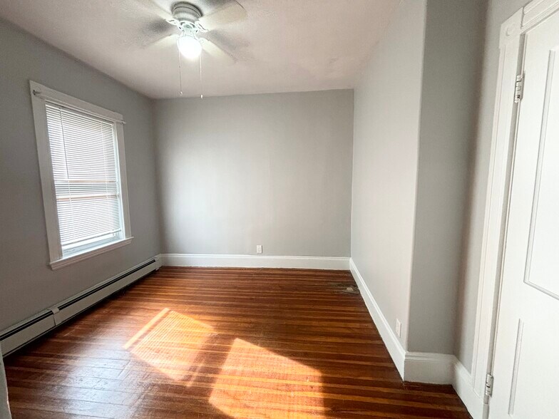 Building Photo - 14 Belknap St