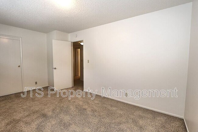 Building Photo - 2722 26th St