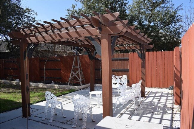 Building Photo - 4154 Kingsley Ave