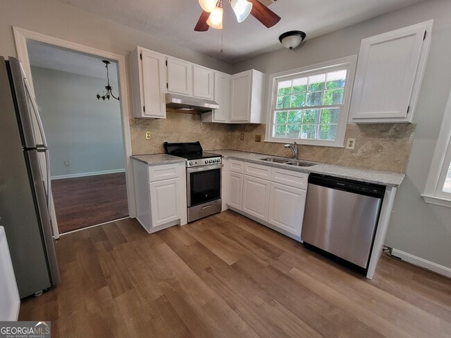 Building Photo - 679 Wellington Way