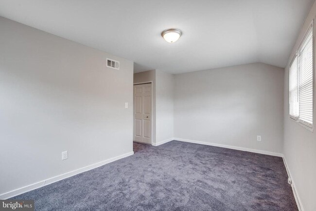 Building Photo - 2327 Wyngate Rd