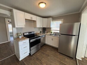 Building Photo - 3 Bedroom House! Coming soon!