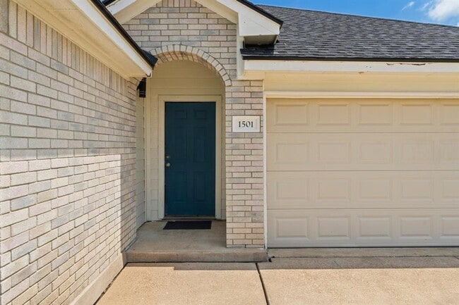 Building Photo - 1501 Catherine Ct