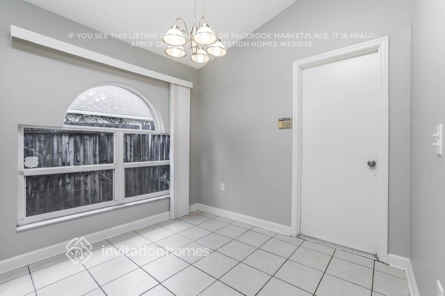Building Photo - 809 Delfino Pl