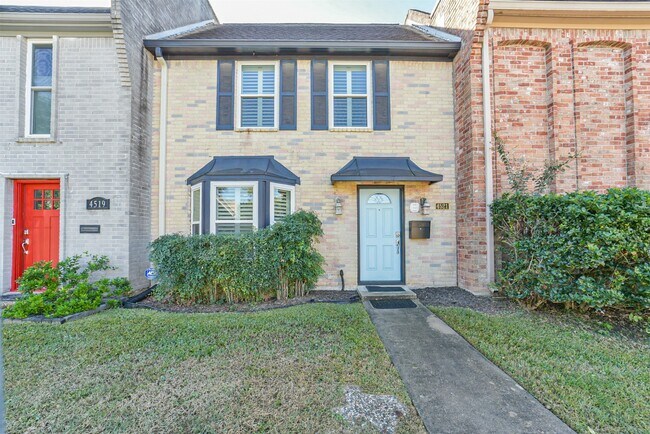 Primary Photo - 4521 Acacia St