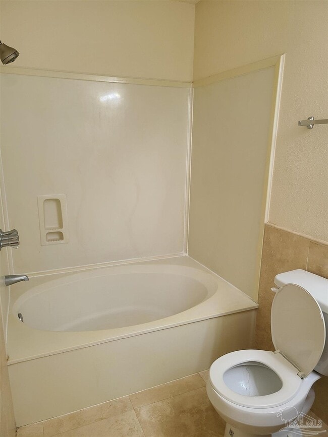 Building Photo - 5051 Grande Dr